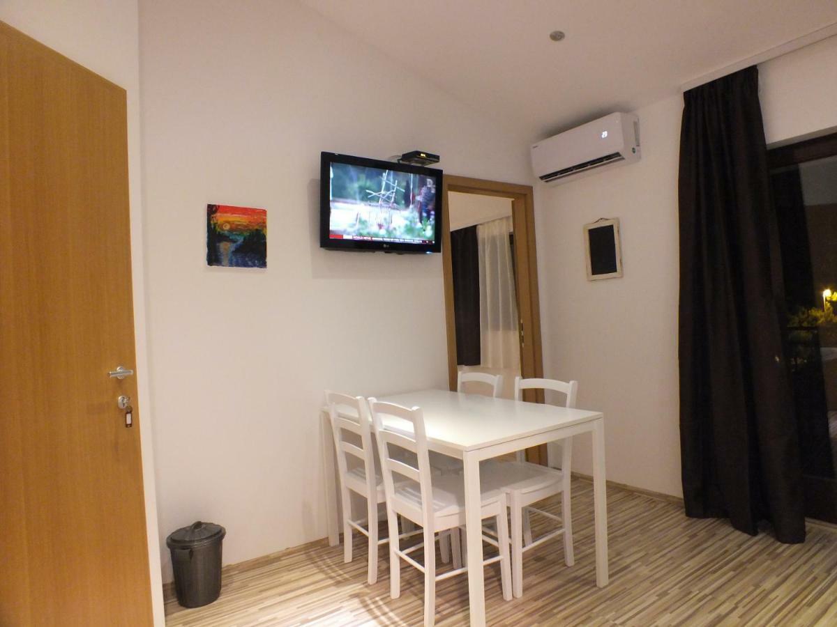 Apartmani Barisic Brodarica  Kültér fotó